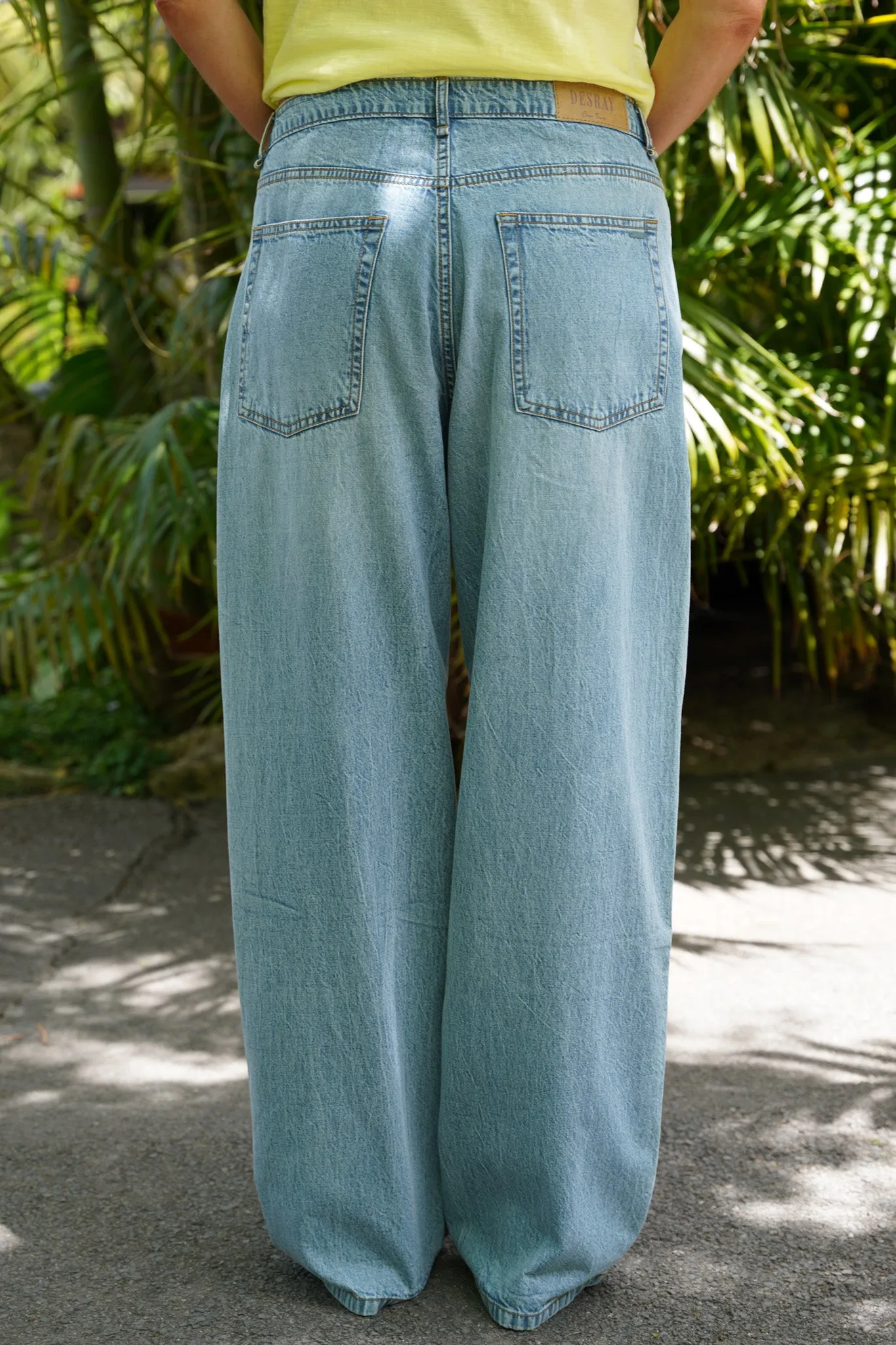 Relaxed Wide Leg