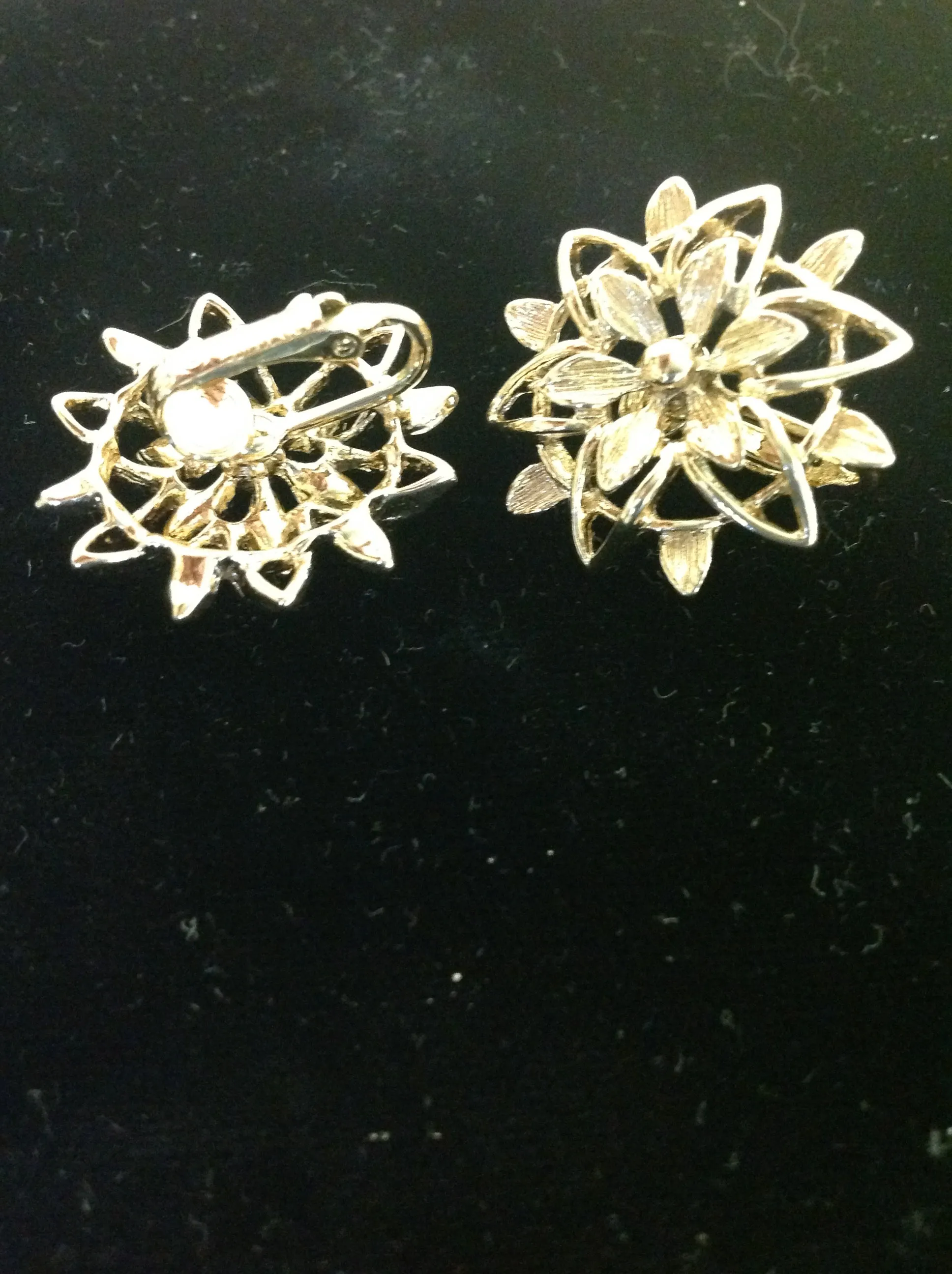 Vintage Goldtone Sunburst Floral Motif Sarah Coventry Clip On Earrings