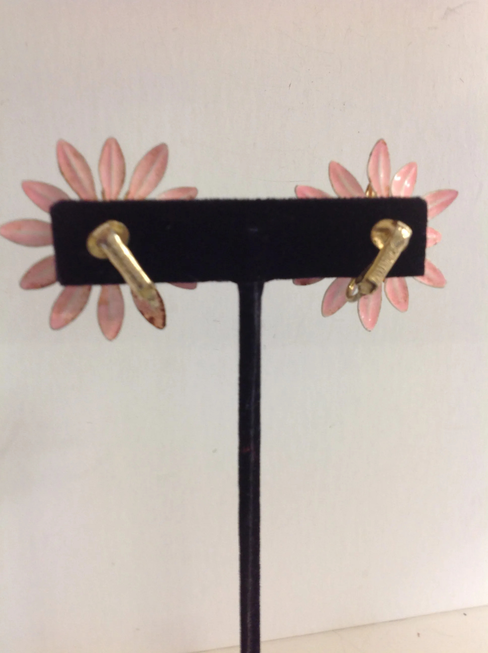 Vintage Pink Daisies Metal Sarah Cov Clip On Earrings